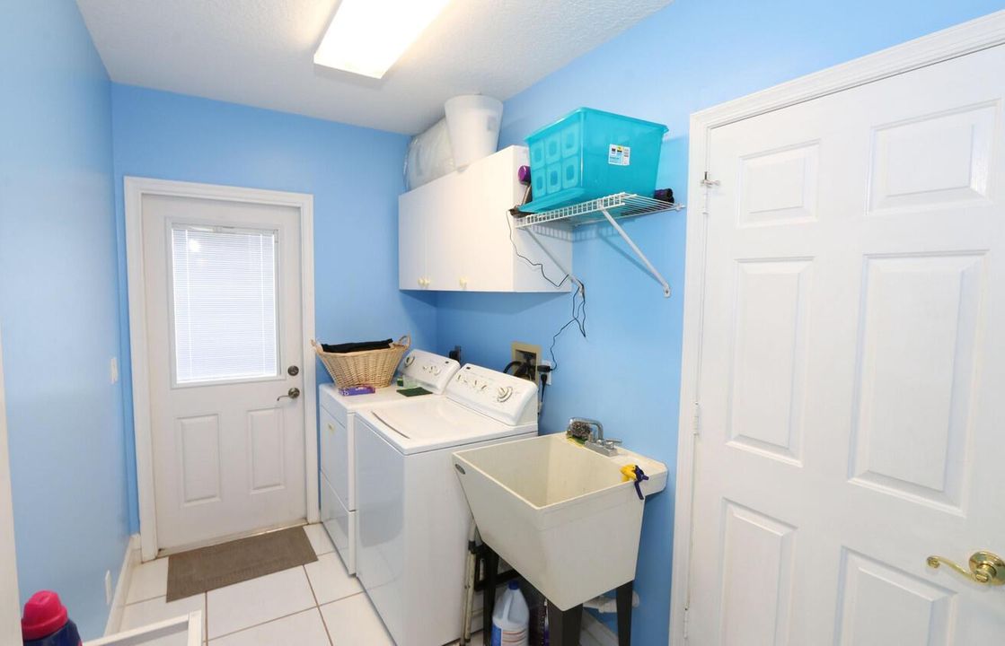 SPACIOUS LAUNDRY ROOM