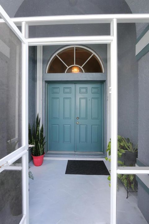 SCREENED FRONT PORCH