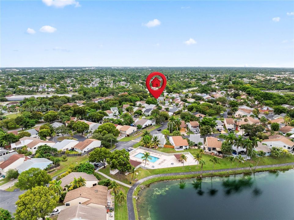 For Sale: $460,000 (2 beds, 2 baths, 1136 Square Feet)