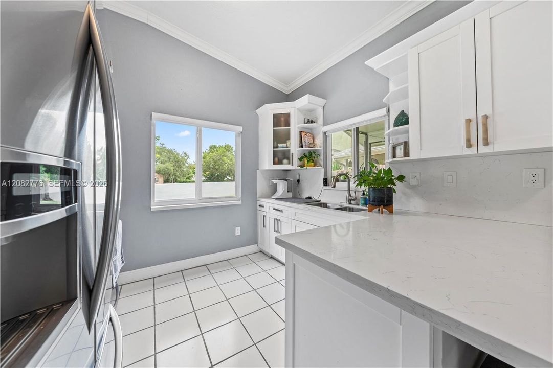 For Sale: $460,000 (2 beds, 2 baths, 1136 Square Feet)