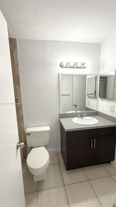 На продажу: $195,000 (2 спален, 1 ванн, 912 Квадратных фут)