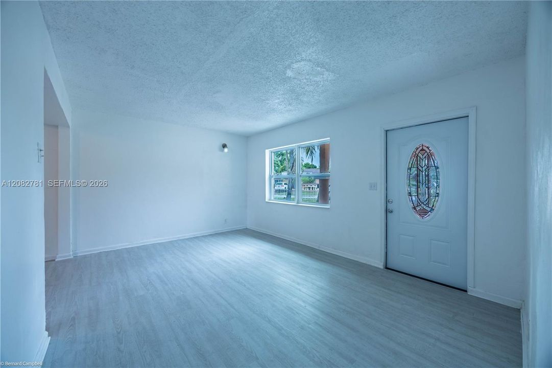 На продажу: $460,000 (5 спален, 2 ванн, 1802 Квадратных фут)