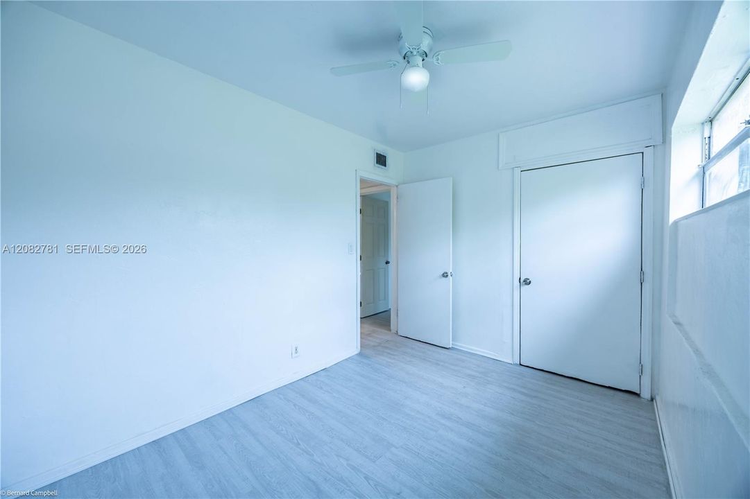 На продажу: $460,000 (5 спален, 2 ванн, 1802 Квадратных фут)