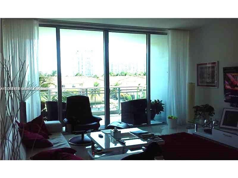 Под контрактом: $4,950 (2 спален, 3 ванн, 1699 Квадратных фут)