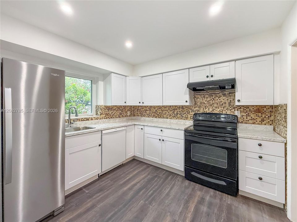 En Venta: $1,795,000 (3 camas, 2 baños, 1271 Pies cuadrados)