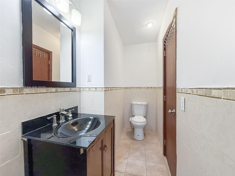 En Venta: $1,795,000 (3 camas, 2 baños, 1271 Pies cuadrados)