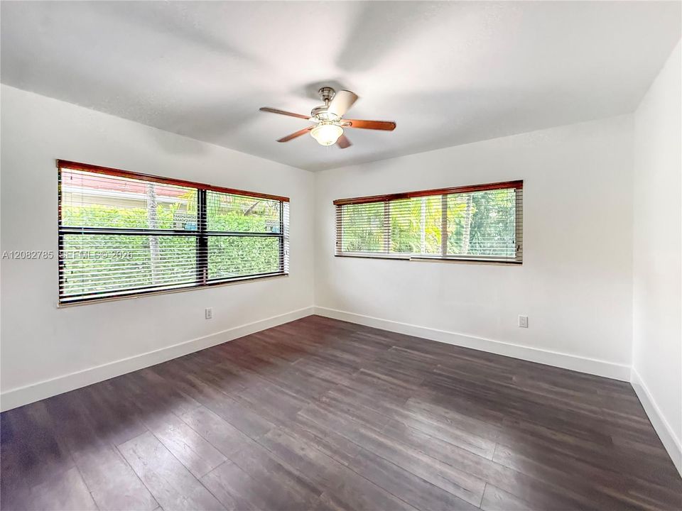 En Venta: $1,795,000 (3 camas, 2 baños, 1271 Pies cuadrados)