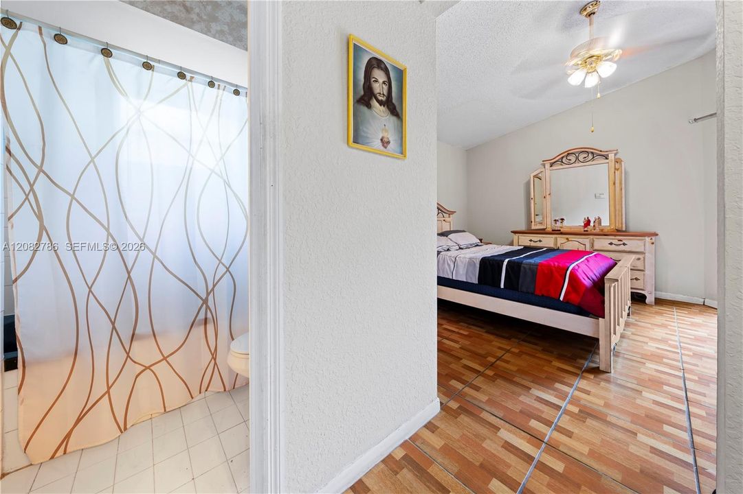 En Venta: $550,000 (3 camas, 2 baños, 1510 Pies cuadrados)
