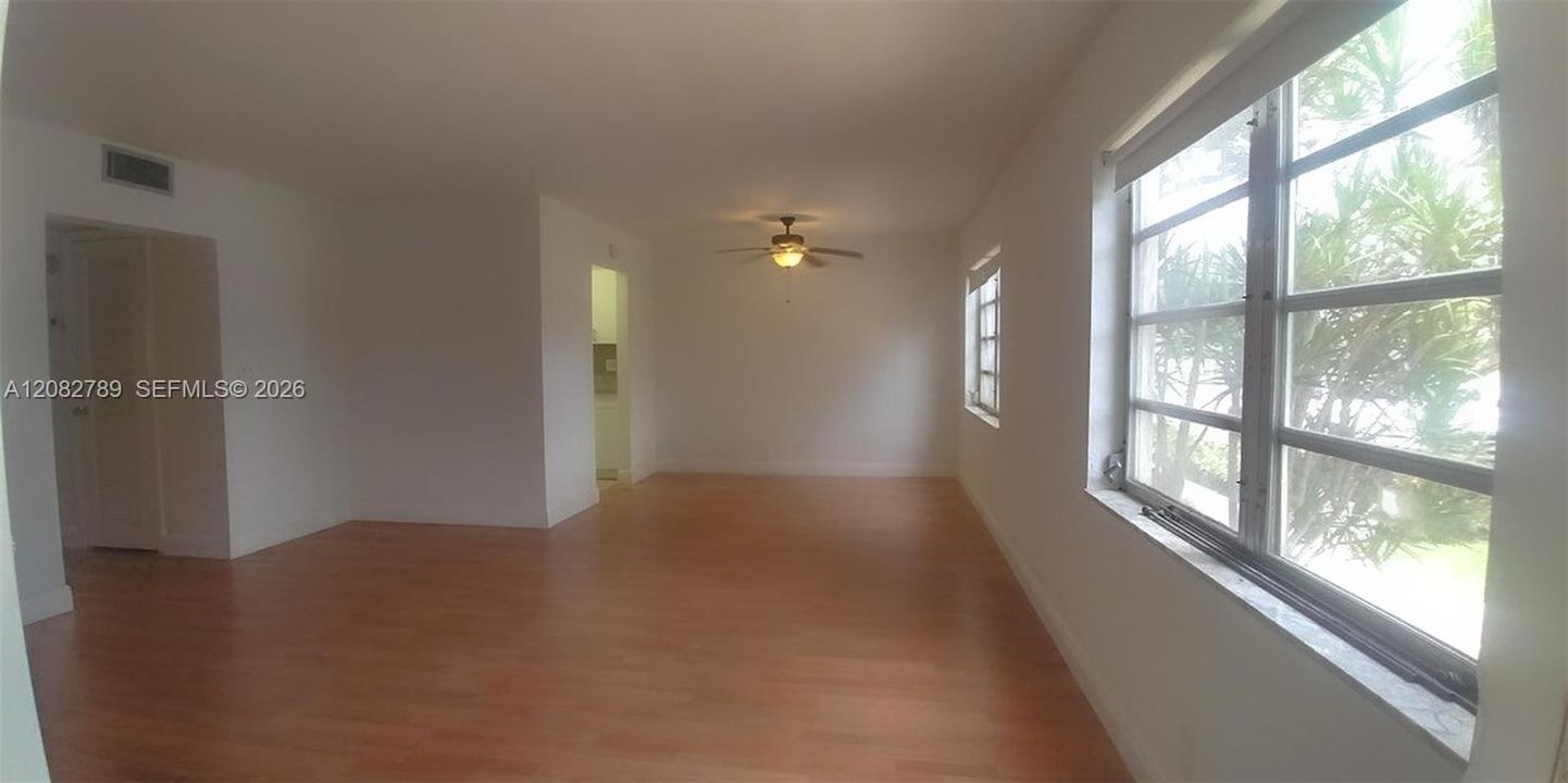 For Rent: $1,800 (2 beds, 1 baths, 836 Square Feet)