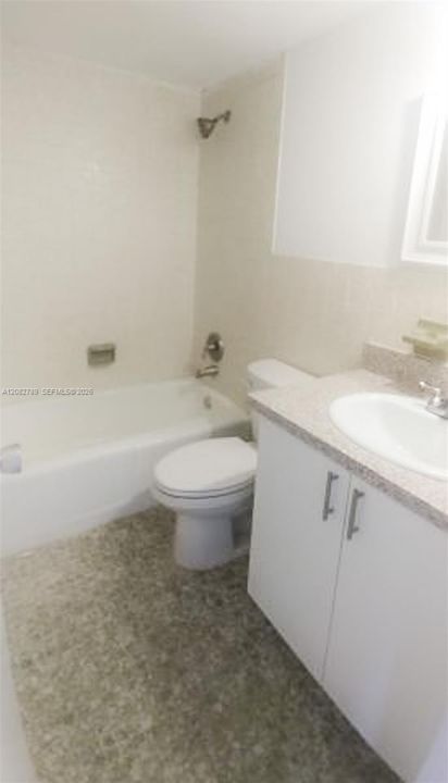 For Rent: $1,800 (2 beds, 1 baths, 836 Square Feet)