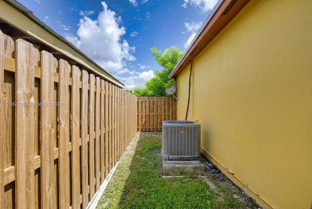En Venta: $525,000 (4 camas, 2 baños, 1334 Pies cuadrados)
