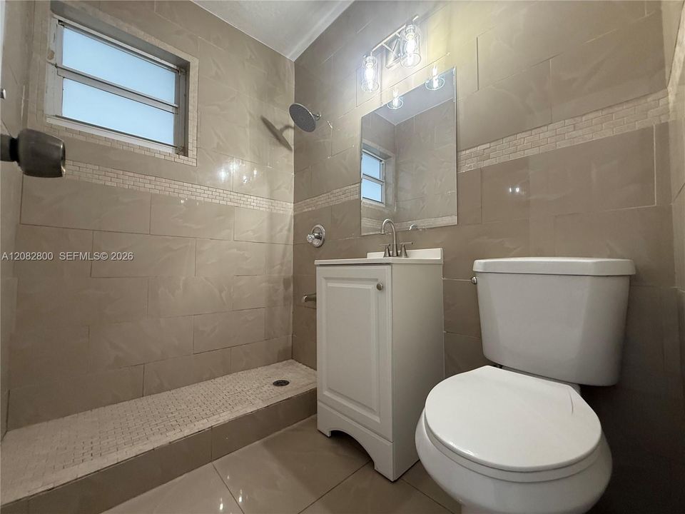 В аренду: $1,950 (1 спален, 1 ванн, 2577 Квадратных фут)