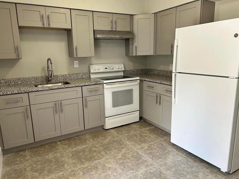 На продажу: $425,000 (2 спален, 2 ванн, 1620 Квадратных фут)