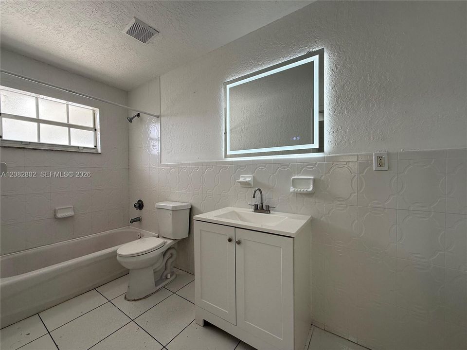 В аренду: $1,650 (1 спален, 1 ванн, 2451 Квадратных фут)