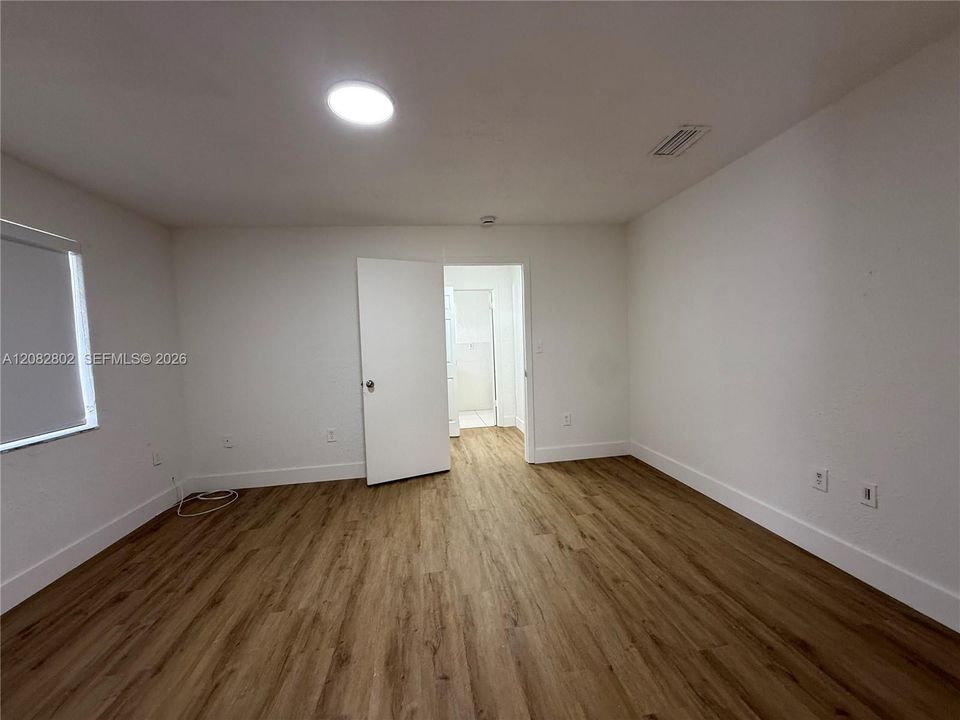 В аренду: $1,650 (1 спален, 1 ванн, 2451 Квадратных фут)
