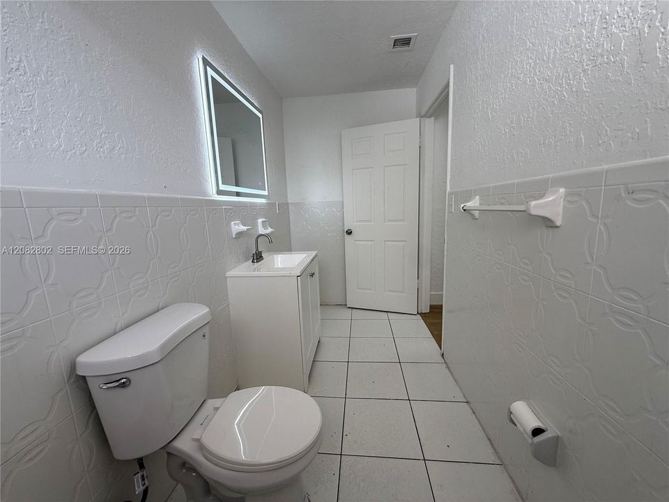 В аренду: $1,650 (1 спален, 1 ванн, 2451 Квадратных фут)