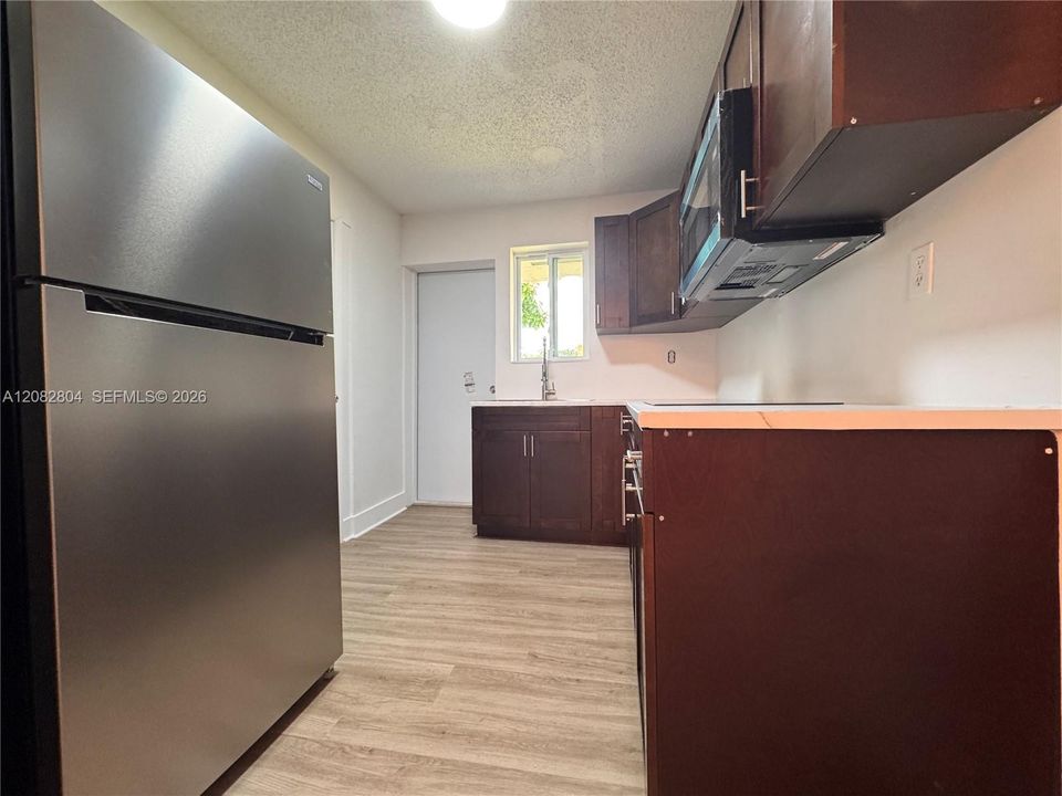 В аренду: $2,600 (2 спален, 1 ванн, 2150 Квадратных фут)