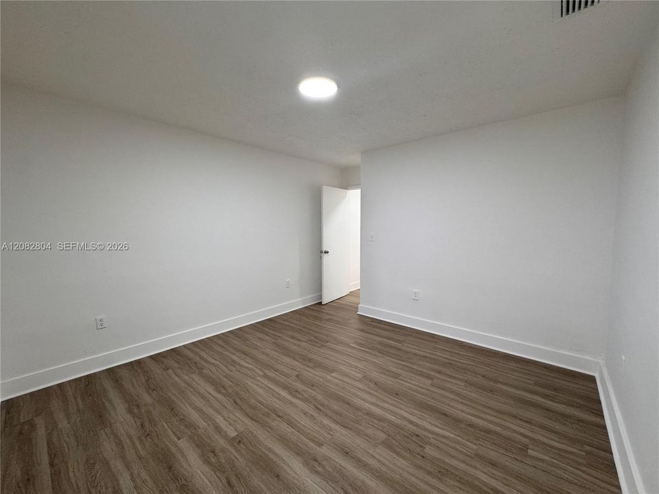 В аренду: $2,600 (2 спален, 1 ванн, 2150 Квадратных фут)