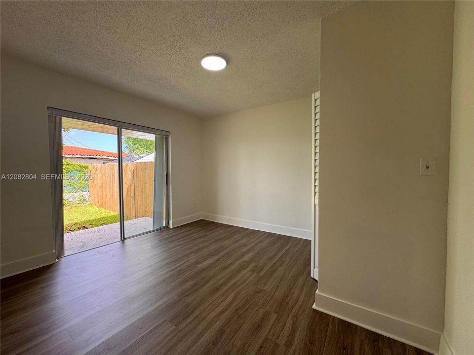 В аренду: $2,600 (2 спален, 1 ванн, 2150 Квадратных фут)