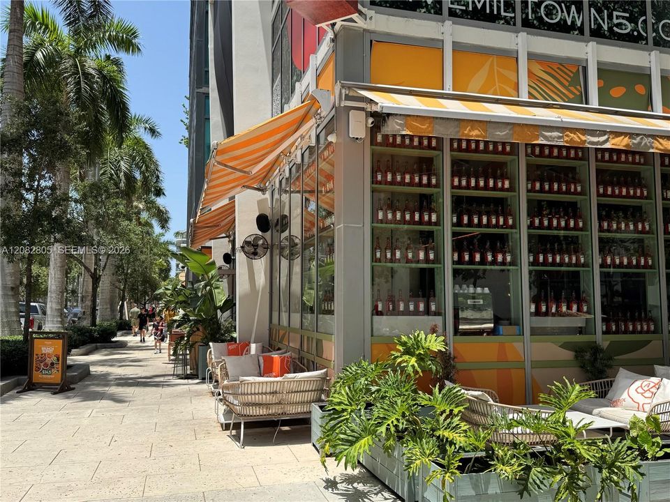 En Venta: $580,000 (2 camas, 2 baños, 1190 Pies cuadrados)