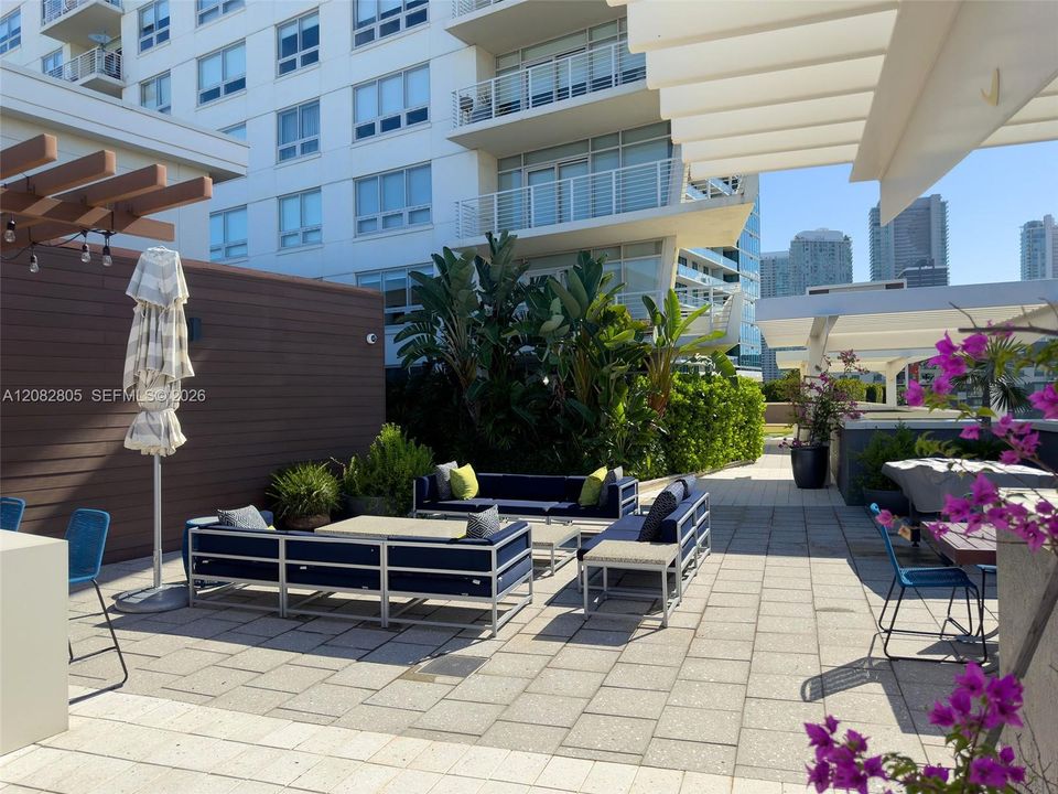 En Venta: $580,000 (2 camas, 2 baños, 1190 Pies cuadrados)