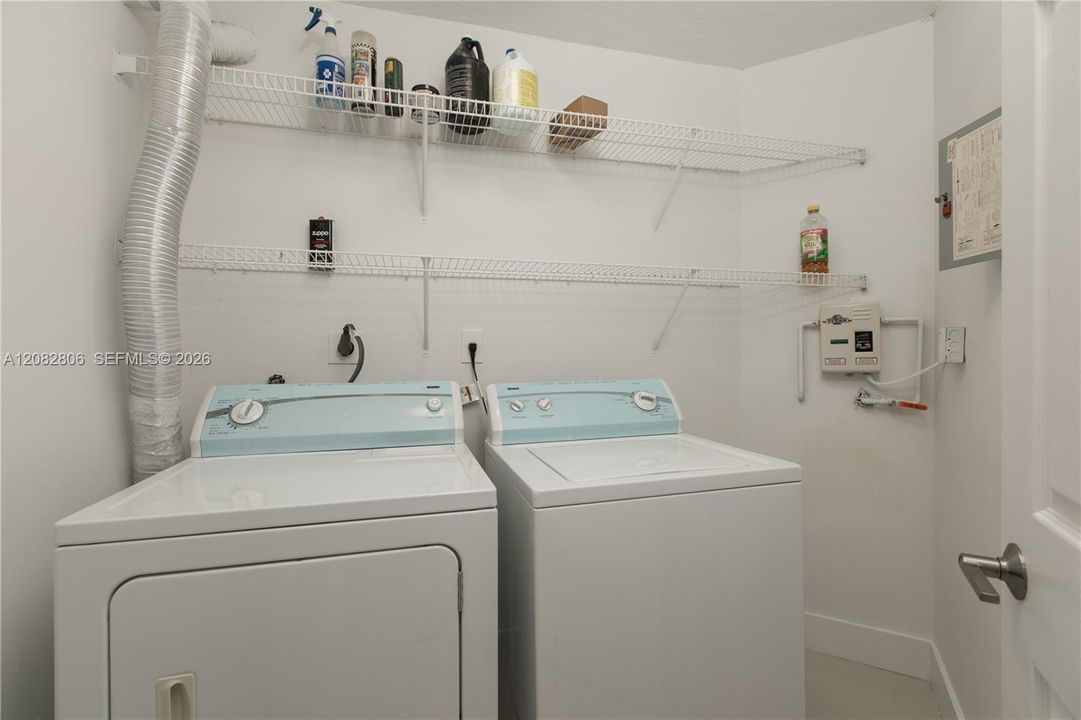For Rent: $2,500 (2 beds, 2 baths, 1000 Square Feet)