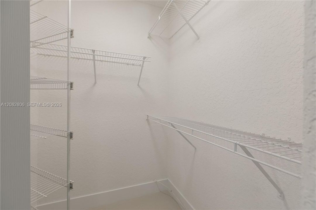 For Rent: $2,500 (2 beds, 2 baths, 1000 Square Feet)