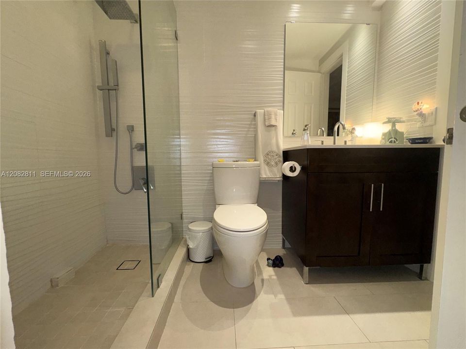 En Venta: $395,000 (2 camas, 1 baños, 970 Pies cuadrados)