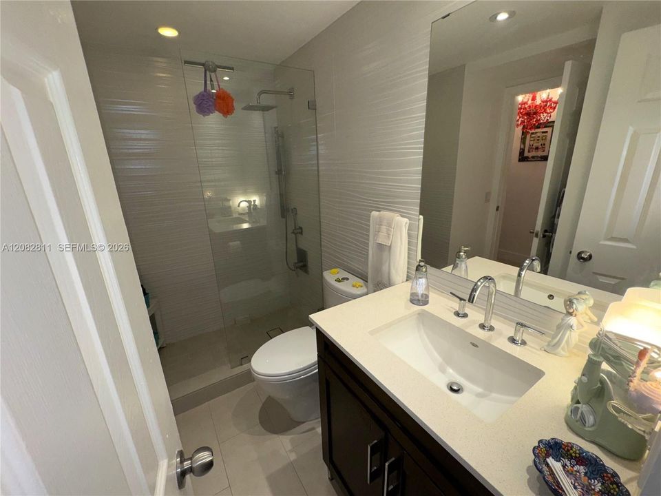 En Venta: $395,000 (2 camas, 1 baños, 970 Pies cuadrados)