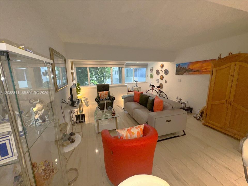 En Venta: $395,000 (2 camas, 1 baños, 970 Pies cuadrados)
