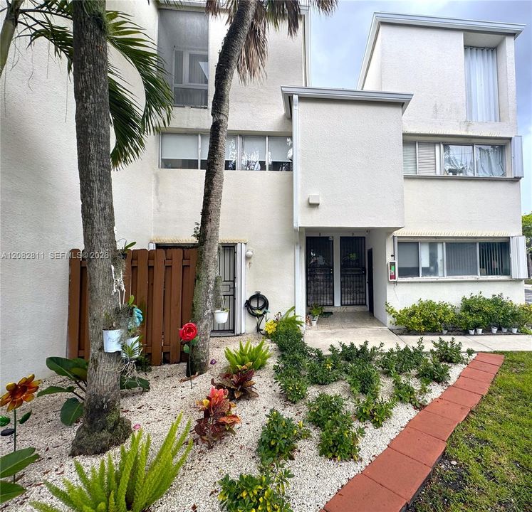 En Venta: $395,000 (2 camas, 1 baños, 970 Pies cuadrados)