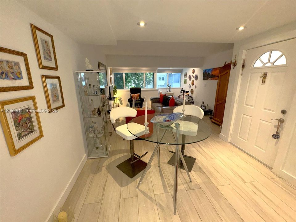 En Venta: $395,000 (2 camas, 1 baños, 970 Pies cuadrados)
