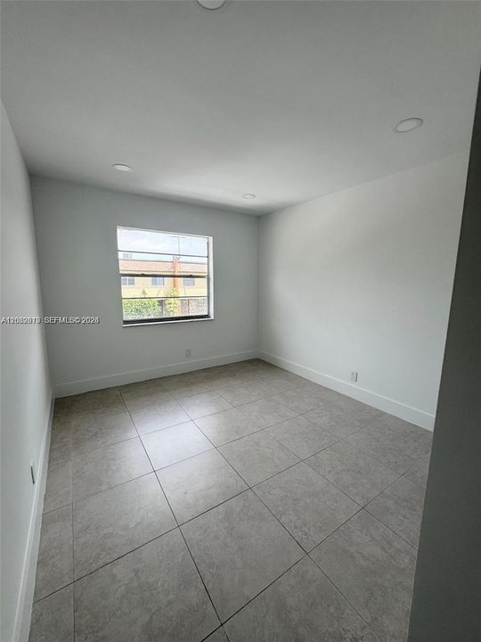 For Rent: $2,900 (3 beds, 2 baths, 1400 Square Feet)