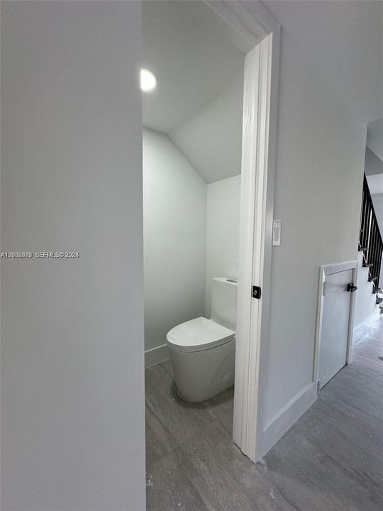 For Rent: $2,900 (3 beds, 2 baths, 1400 Square Feet)