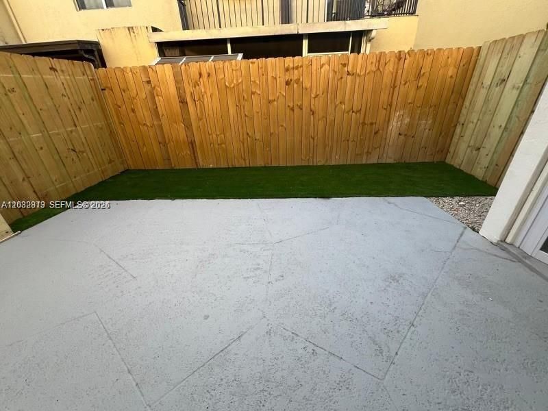 For Rent: $2,900 (3 beds, 2 baths, 1400 Square Feet)