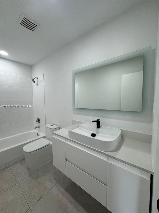 For Rent: $2,900 (3 beds, 2 baths, 1400 Square Feet)