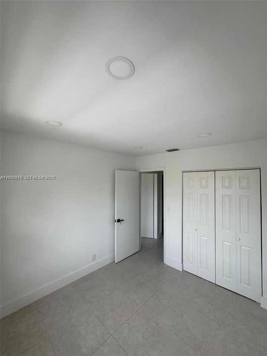 For Rent: $2,900 (3 beds, 2 baths, 1400 Square Feet)