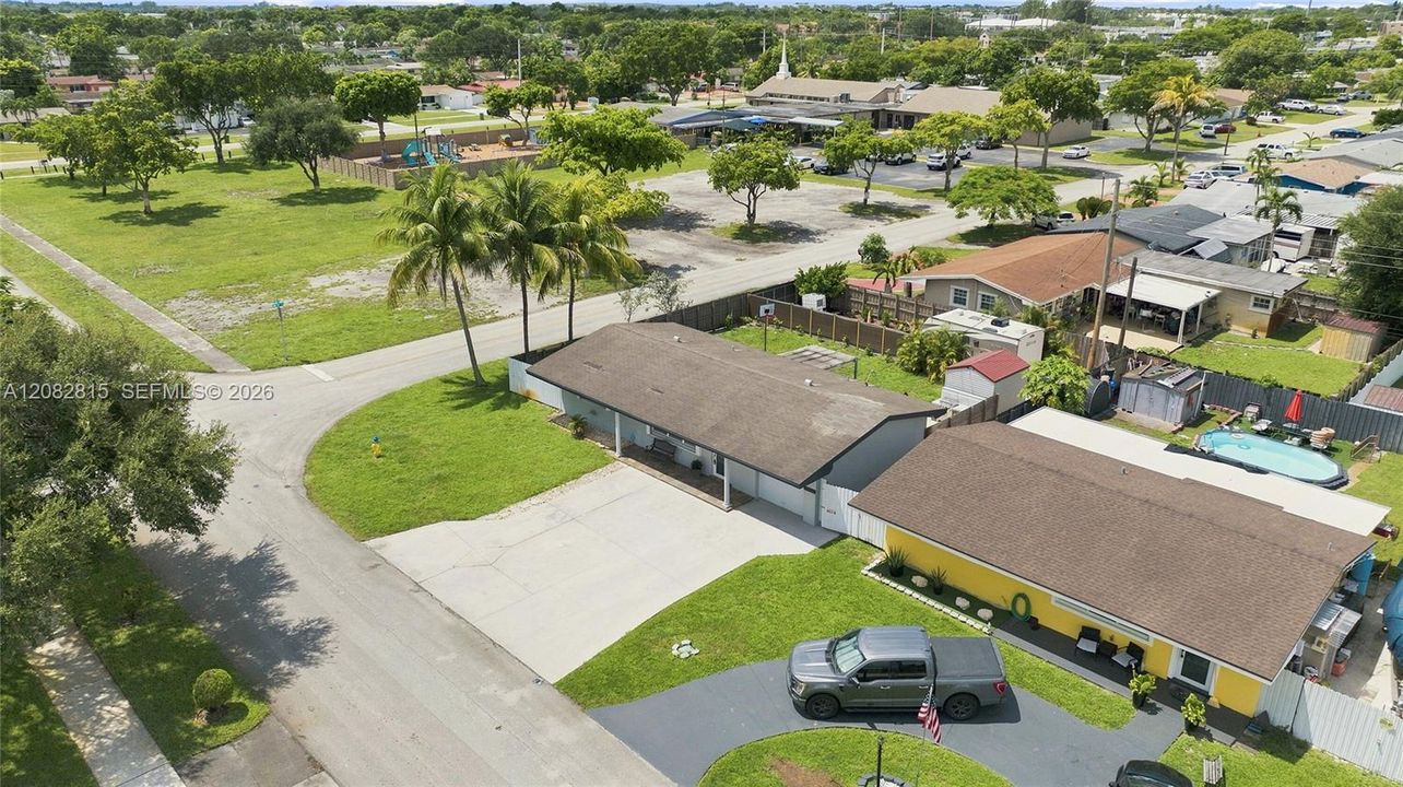 En Venta: $520,000 (3 camas, 2 baños, 897 Pies cuadrados)