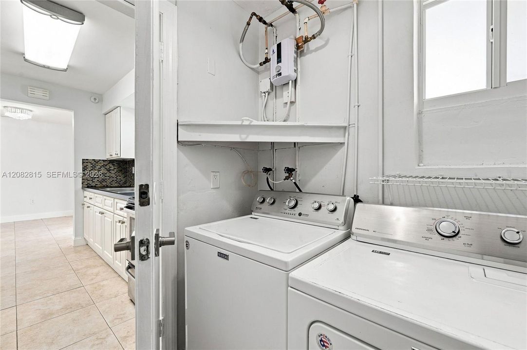 En Venta: $520,000 (3 camas, 2 baños, 897 Pies cuadrados)