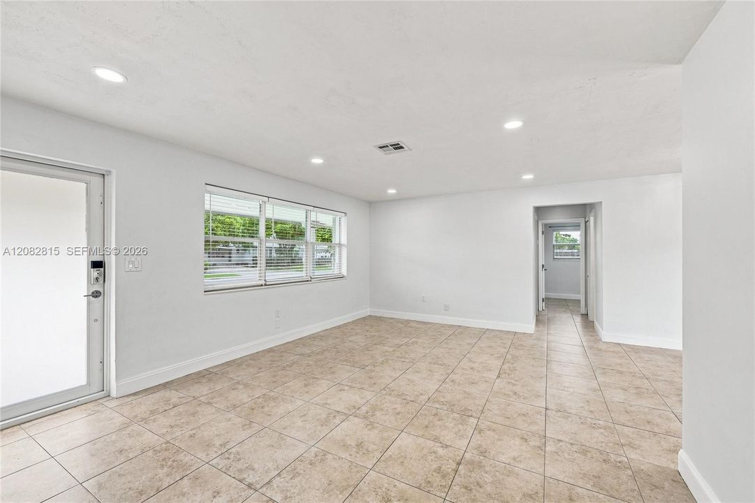 En Venta: $520,000 (3 camas, 2 baños, 897 Pies cuadrados)
