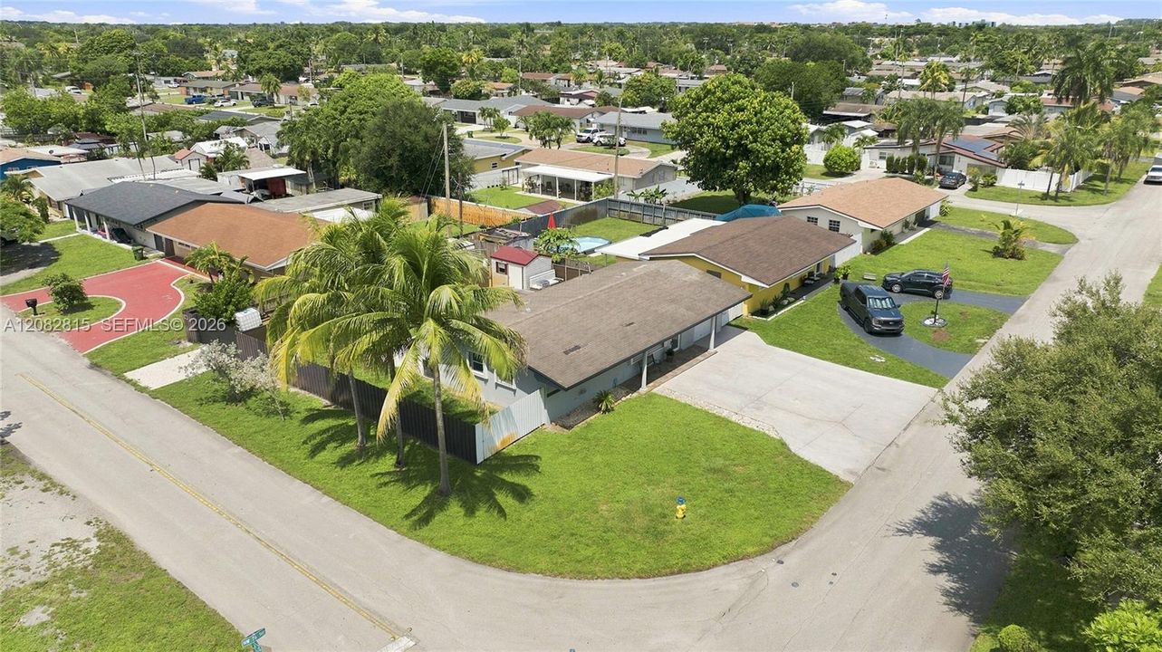 En Venta: $520,000 (3 camas, 2 baños, 897 Pies cuadrados)