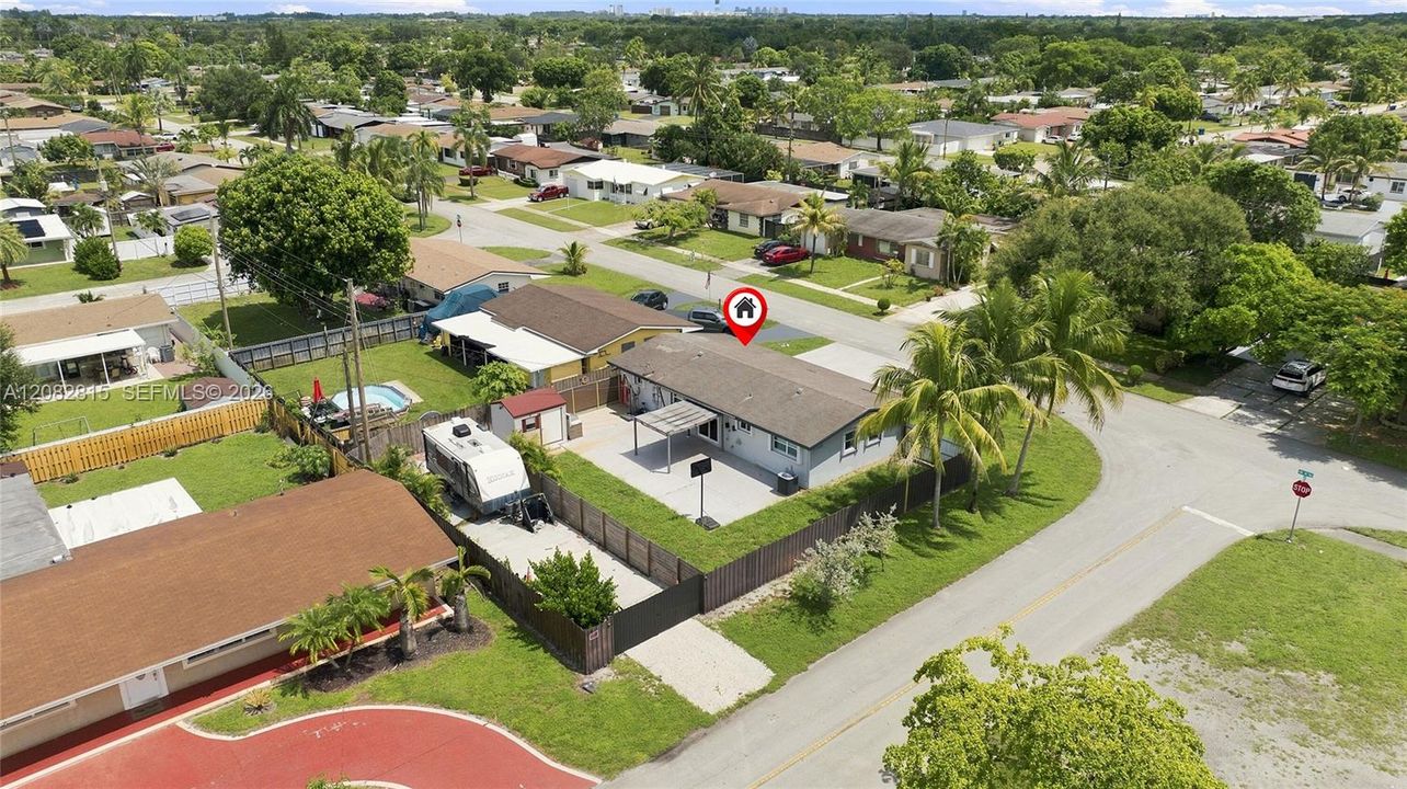 En Venta: $520,000 (3 camas, 2 baños, 897 Pies cuadrados)