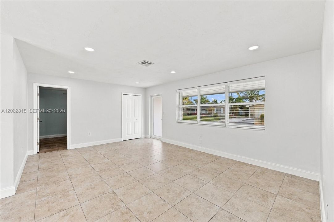 En Venta: $520,000 (3 camas, 2 baños, 897 Pies cuadrados)