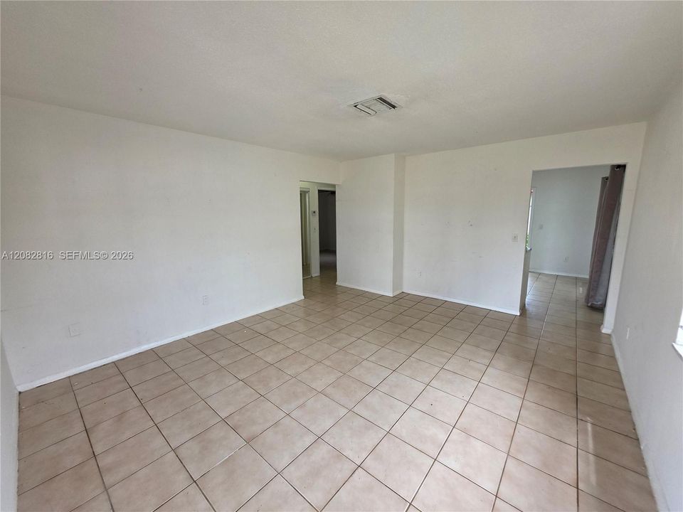 En Renta: $1,950 (2 camas, 1 baños, 1020 Pies cuadrados)