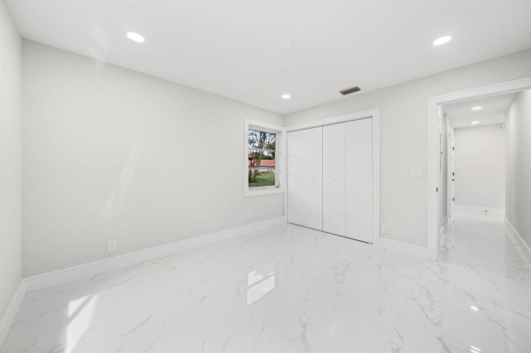 17 - Guest Bedroom 2