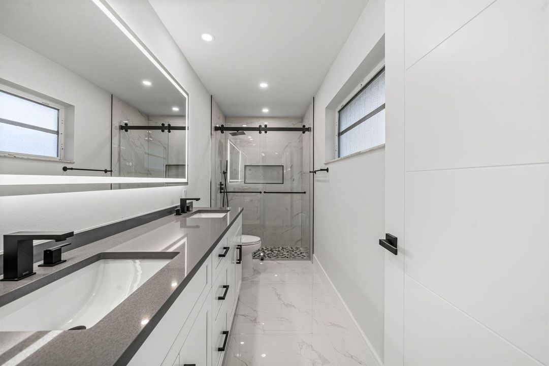 15 - Master Bathroom