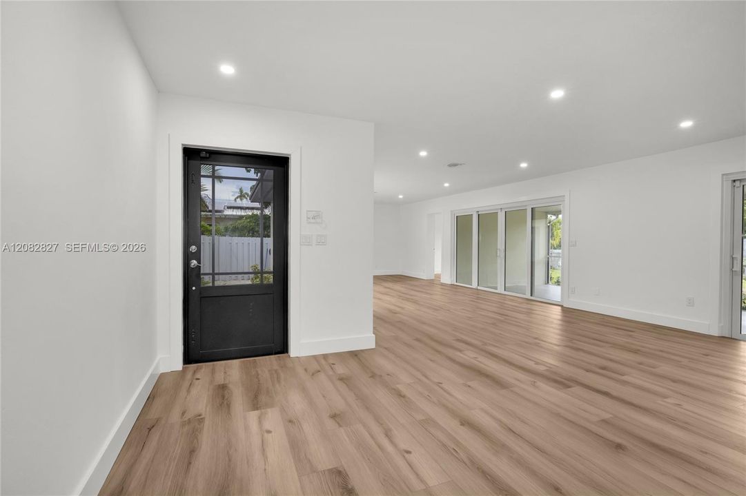For Rent: $7,900 (3 beds, 2 baths, 2337 Square Feet)