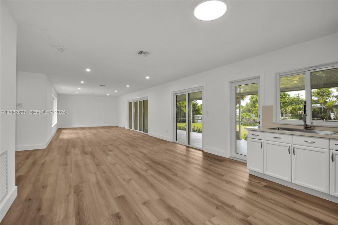 For Rent: $7,900 (3 beds, 2 baths, 2337 Square Feet)