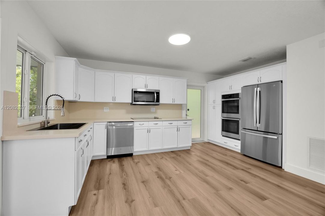For Rent: $7,900 (3 beds, 2 baths, 2337 Square Feet)