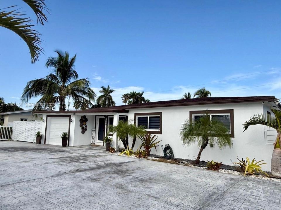 For Sale: $589,000 (3 beds, 1 baths, 950 Square Feet)